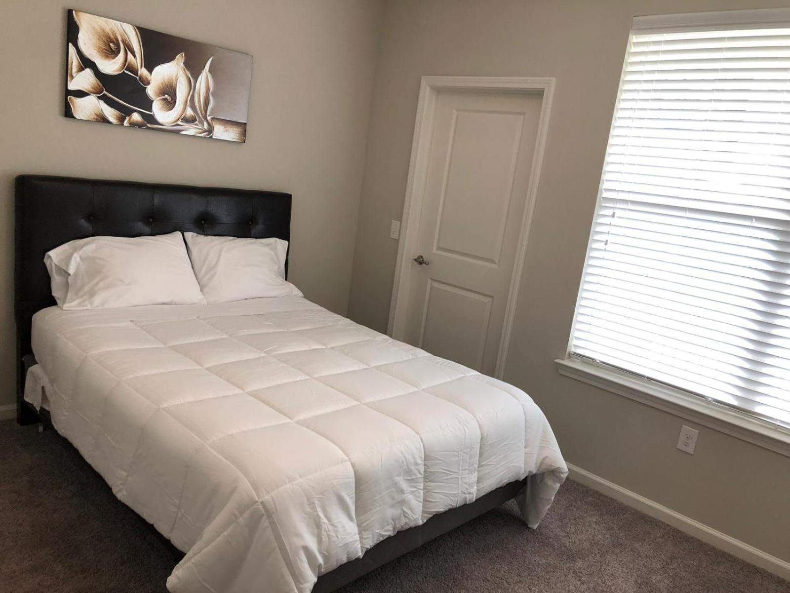 Spacious Furnished Resort Style Apartments Томбол Стая снимка